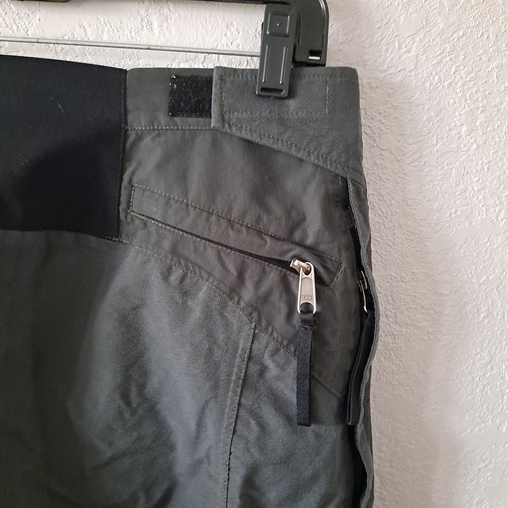 Mountain HardWear Ski/Snow Pants - Picture 9 of 11
